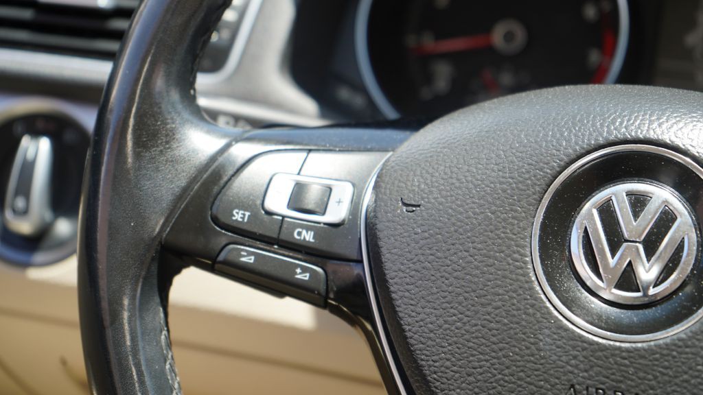 2017 Volkswagen Passat Image 27