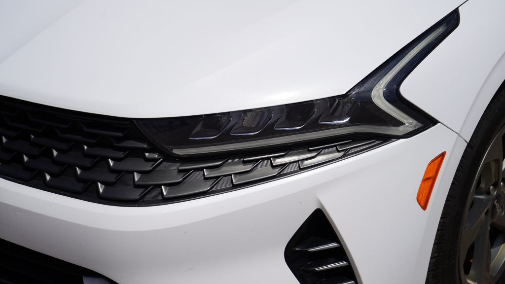 2022 Kia K5 Image 10