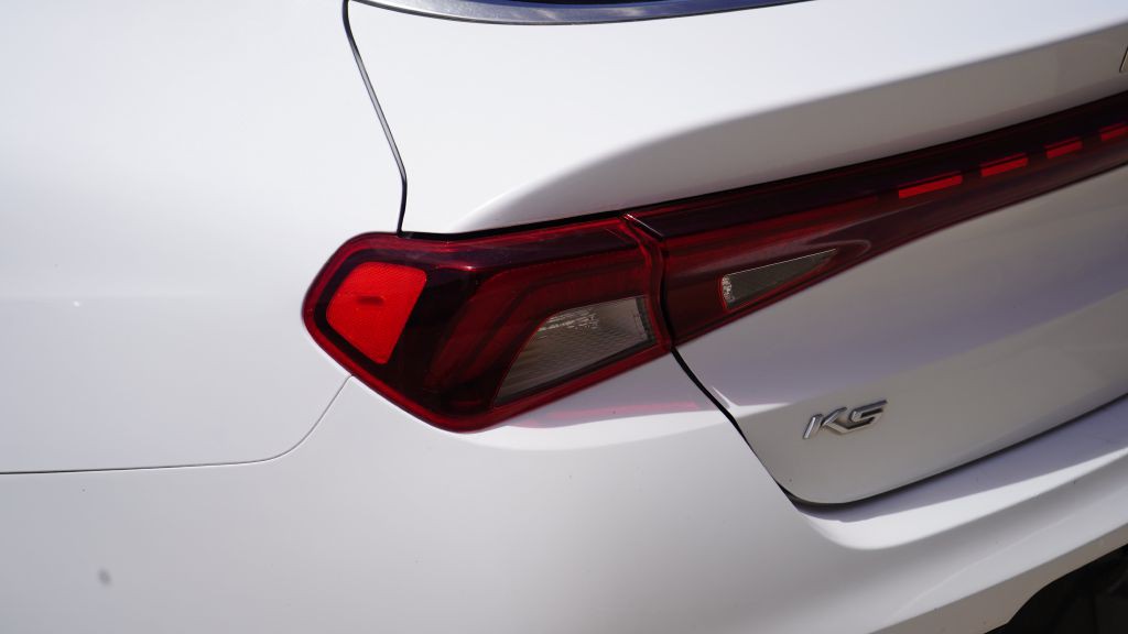 2022 Kia K5 Image 11