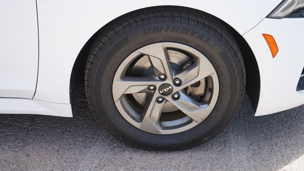 2022 Kia K5 Image 14