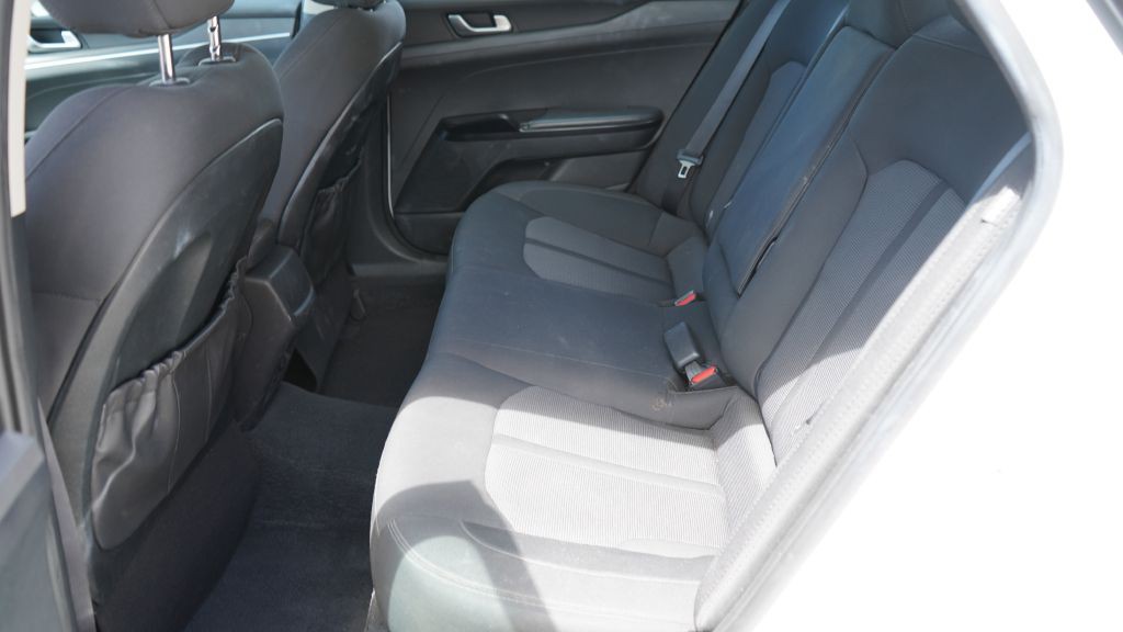 2022 Kia K5 Image 18