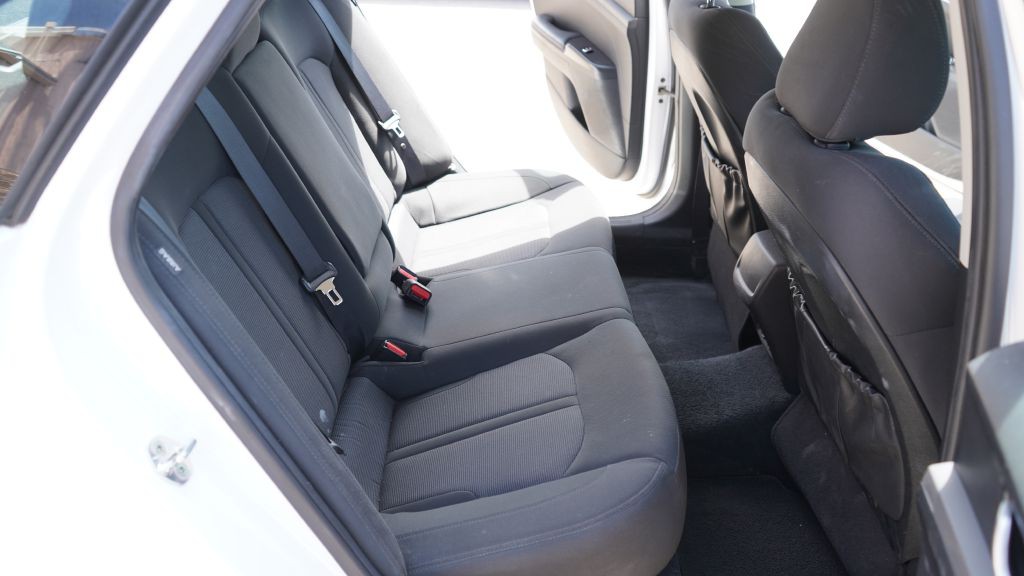 2022 Kia K5 Image 21