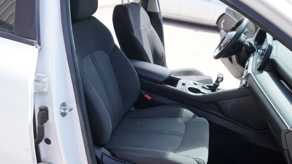 2022 Kia K5 Image 23