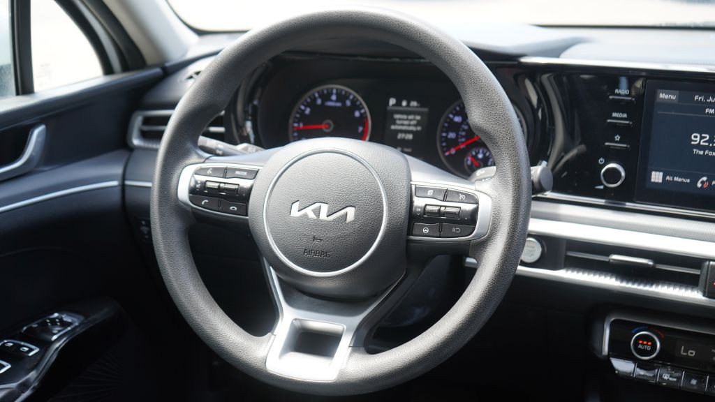 2022 Kia K5 Image 25