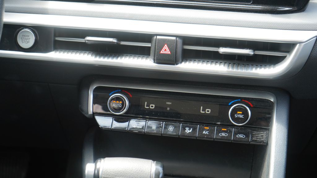 2022 Kia K5 Image 29