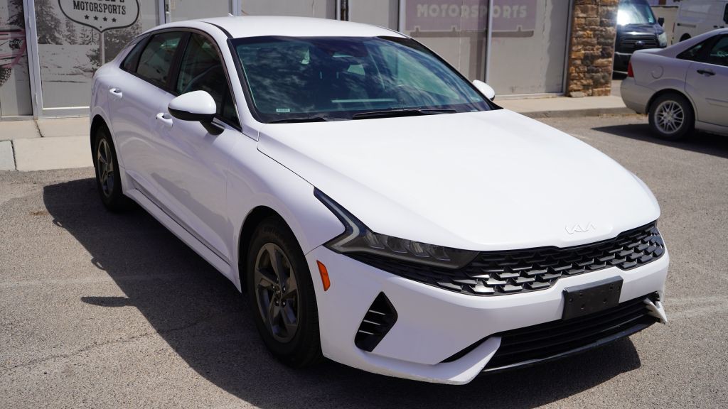 2022 Kia K5 Image 1