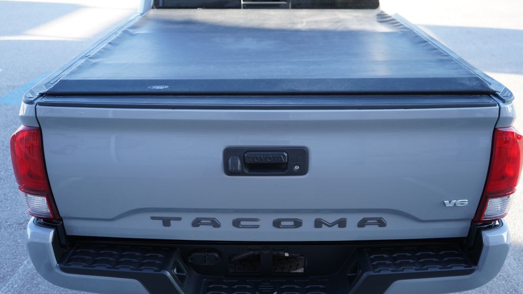 2018 Toyota Tacoma Image 12