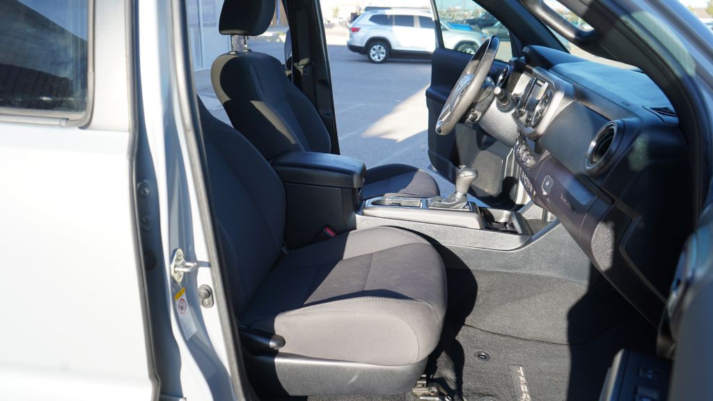 2018 Toyota Tacoma Image 21