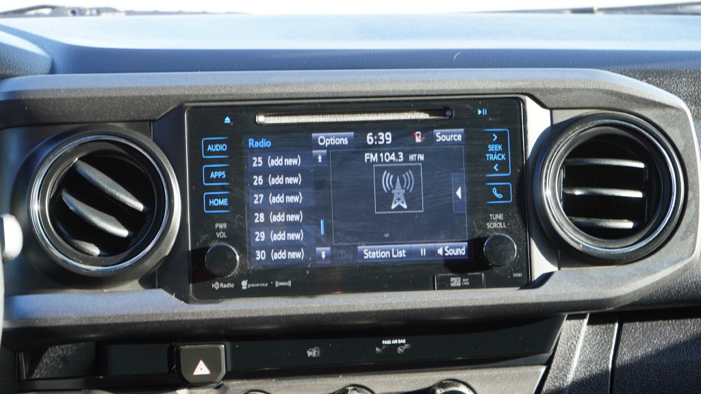 2018 Toyota Tacoma Image 26