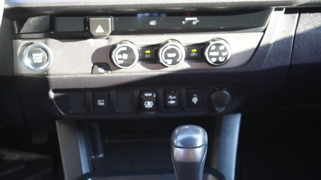 2018 Toyota Tacoma Image 27