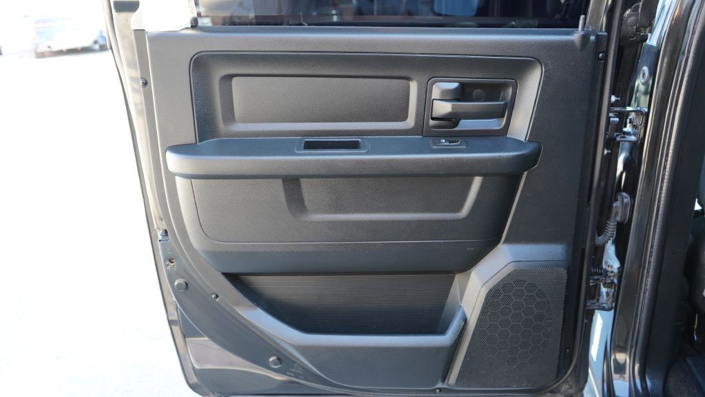 2016 RAM 1500 Image 17