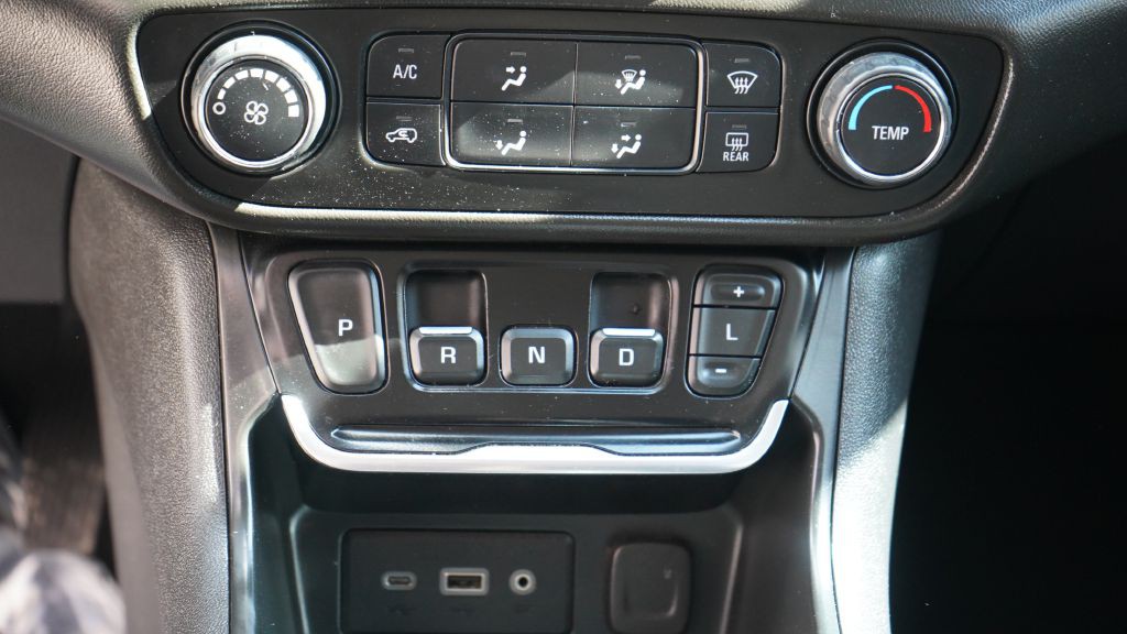 2021 GMC Terrain Image 27