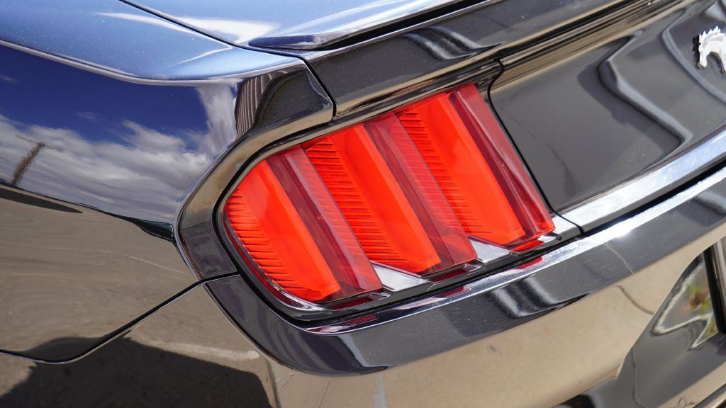 2017 Ford Mustang Image 11