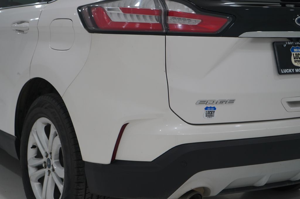 2019 Ford Edge Image 11