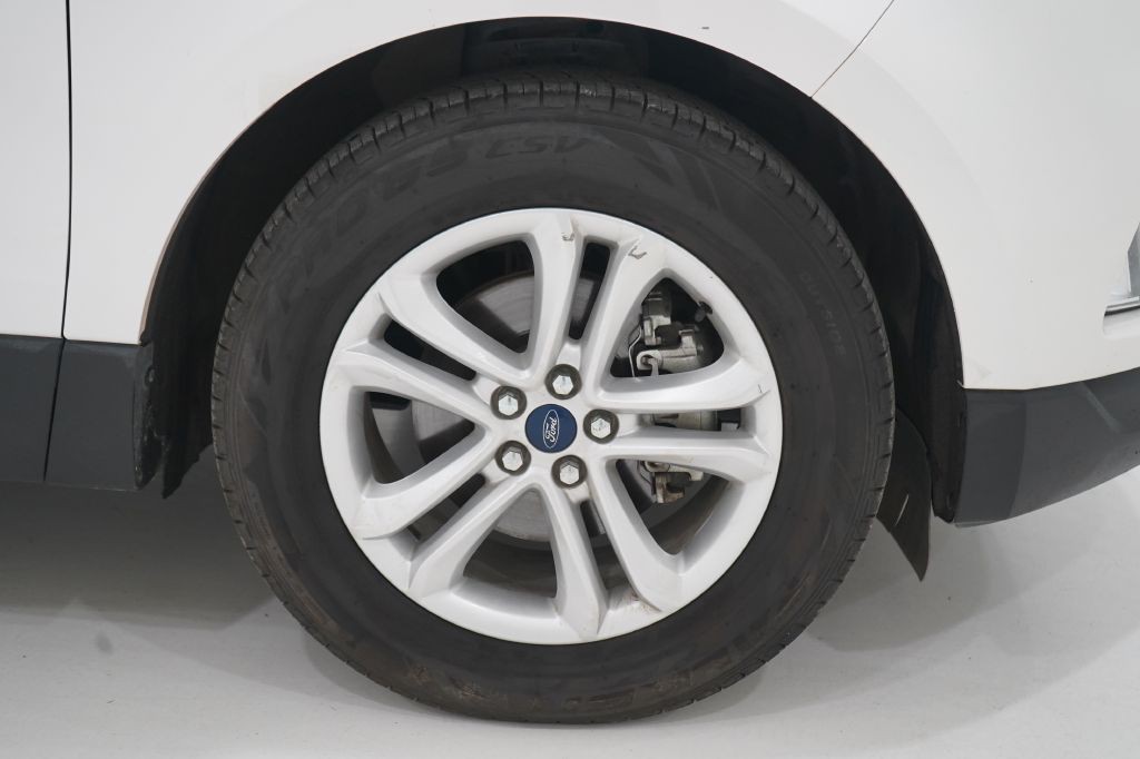 2019 Ford Edge Image 14
