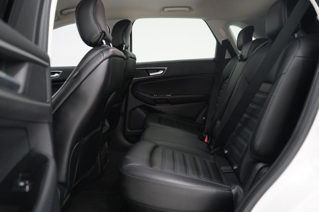 2019 Ford Edge Image 19