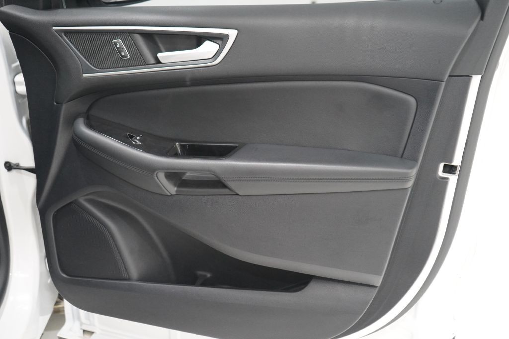2019 Ford Edge Image 22