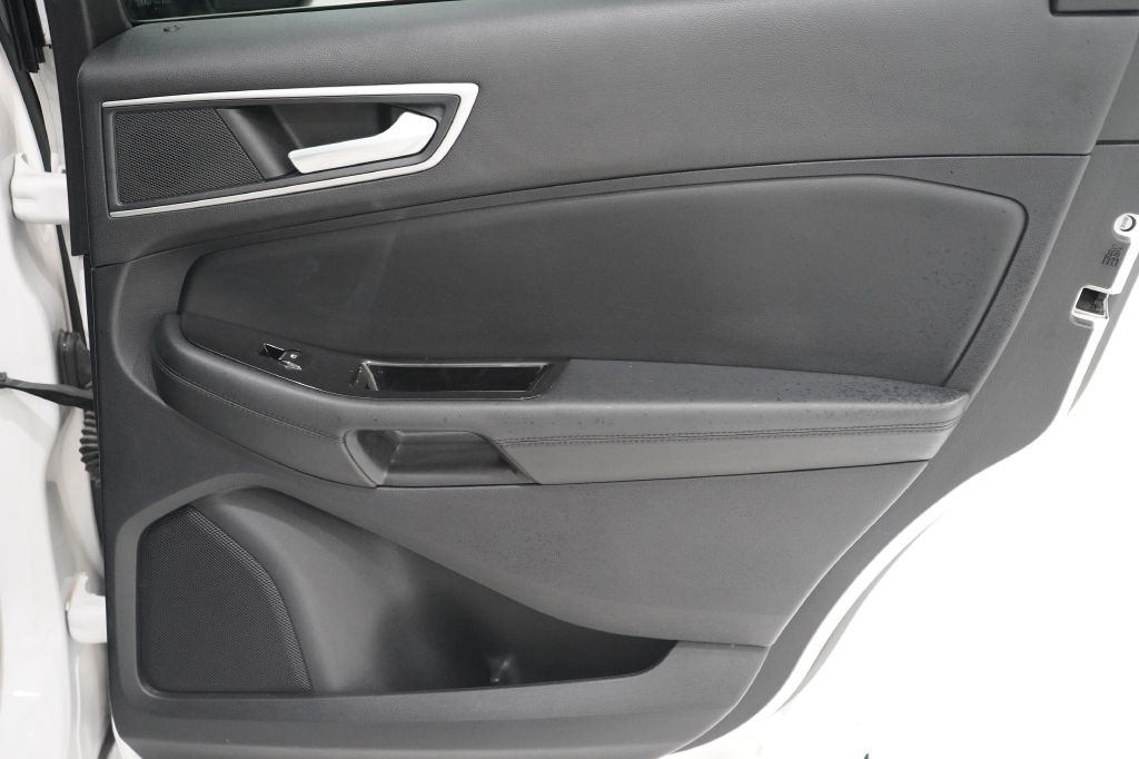 2019 Ford Edge Image 24