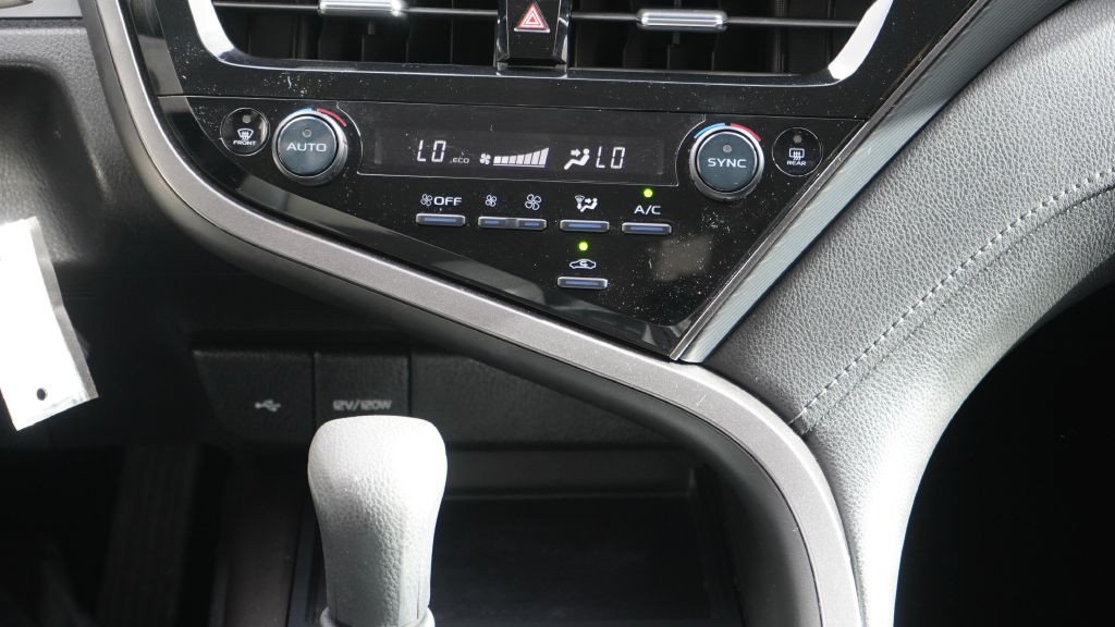 2022 Toyota Camry Image 28