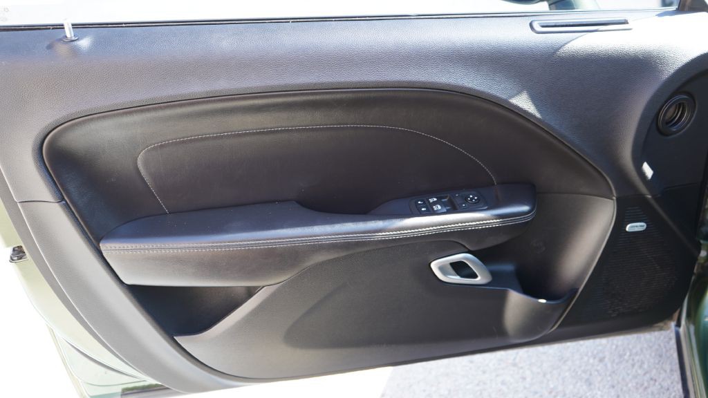 2019 Dodge Challenger Image 8