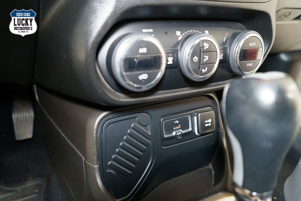 2017 Jeep Renegade Image 16