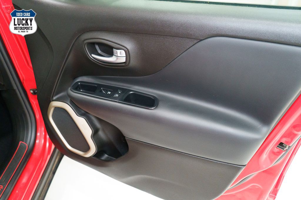 2017 Jeep Renegade Image 29
