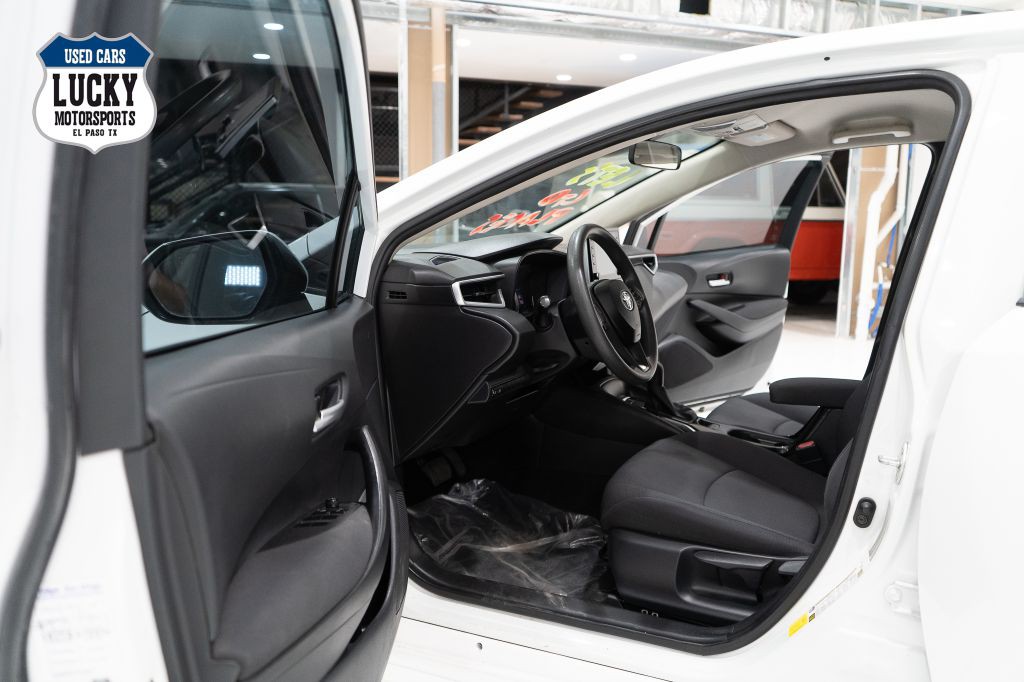 2020 Toyota Corolla Image 32