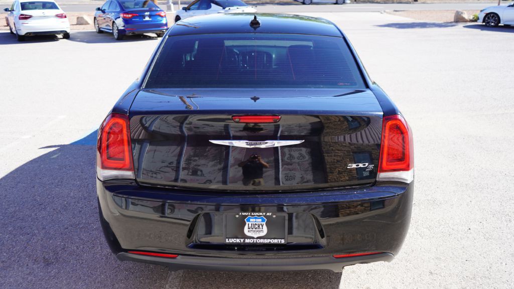2020 Chrysler 300 Image 6
