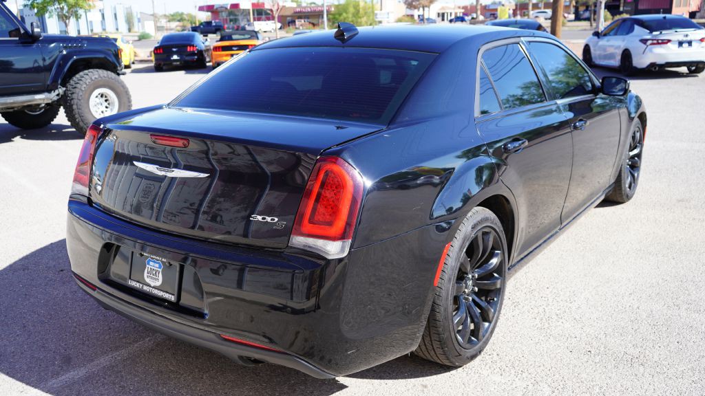 2020 Chrysler 300 Image 7