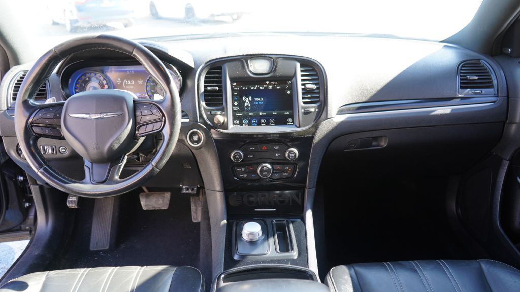 2020 Chrysler 300 Image 24