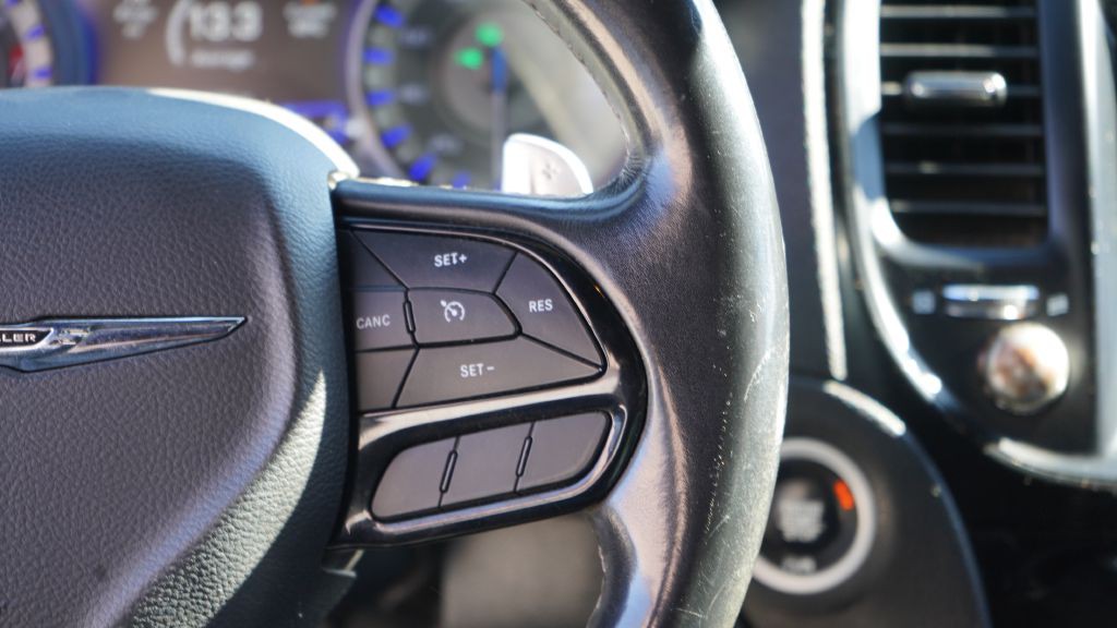 2020 Chrysler 300 Image 27