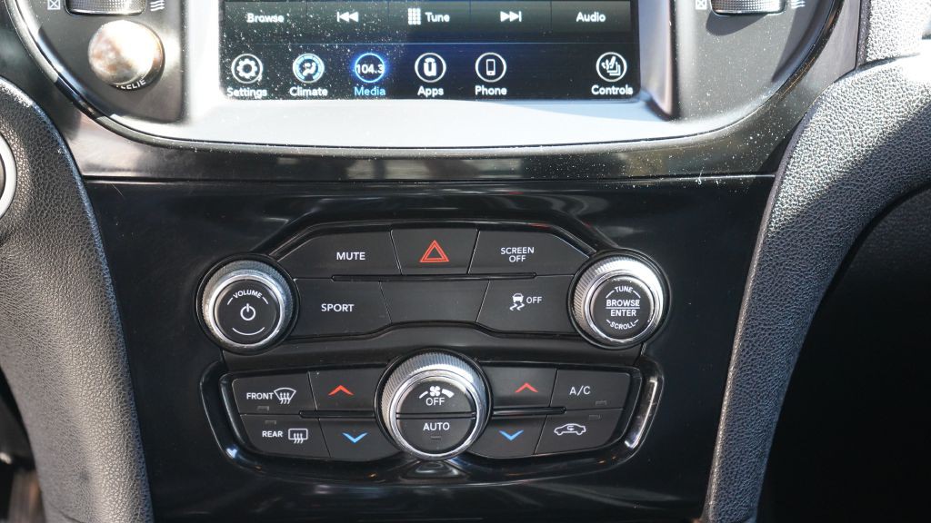 2020 Chrysler 300 Image 29