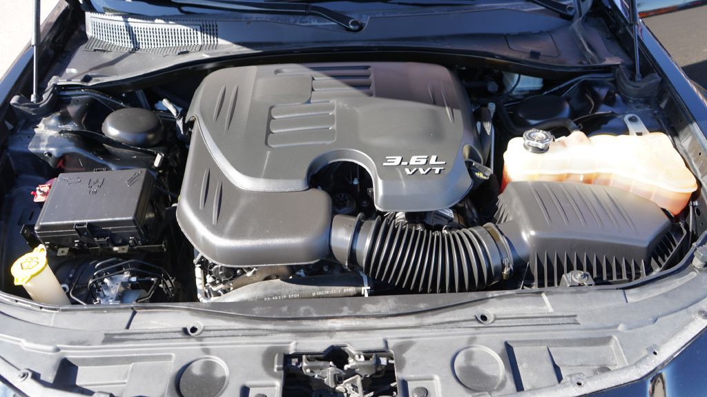 2020 Chrysler 300 Image 32