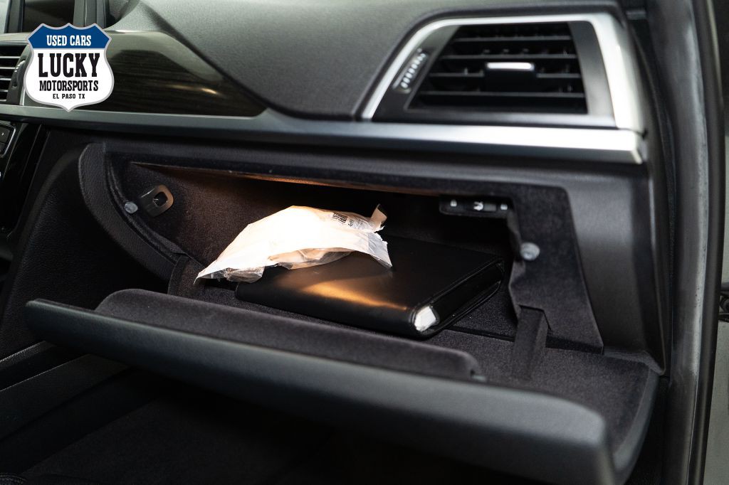2016 BMW 3 Series Image 15