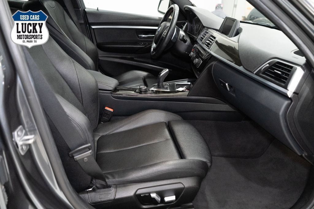 2016 BMW 3 Series Image 16
