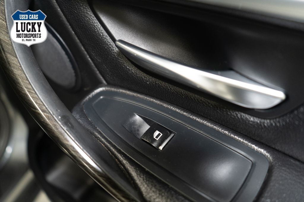 2016 BMW 3 Series Image 17