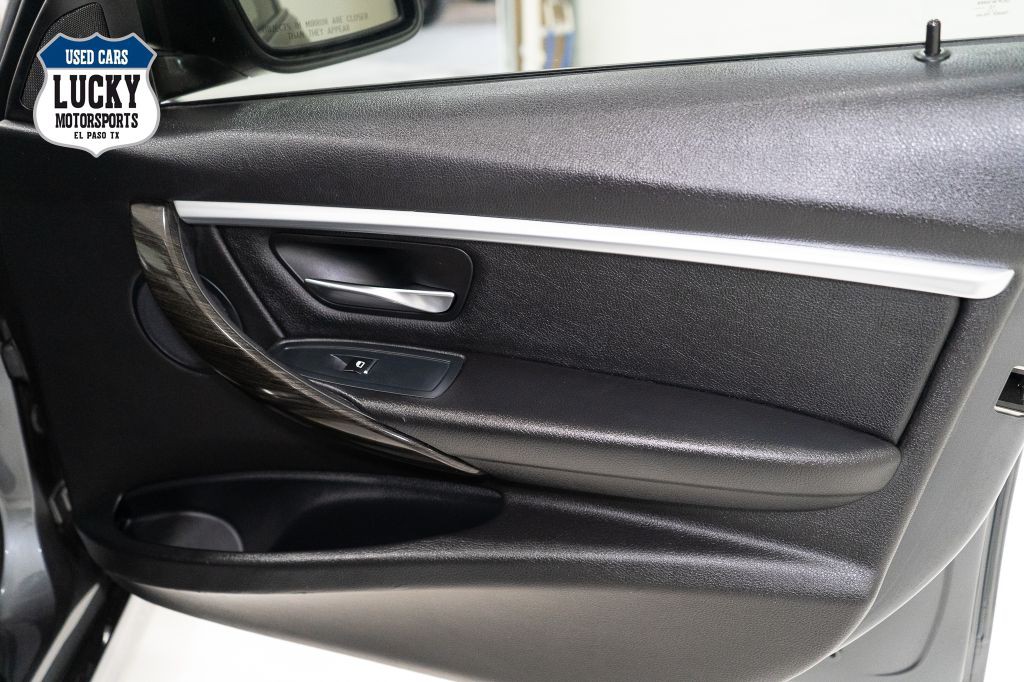 2016 BMW 3 Series Image 18