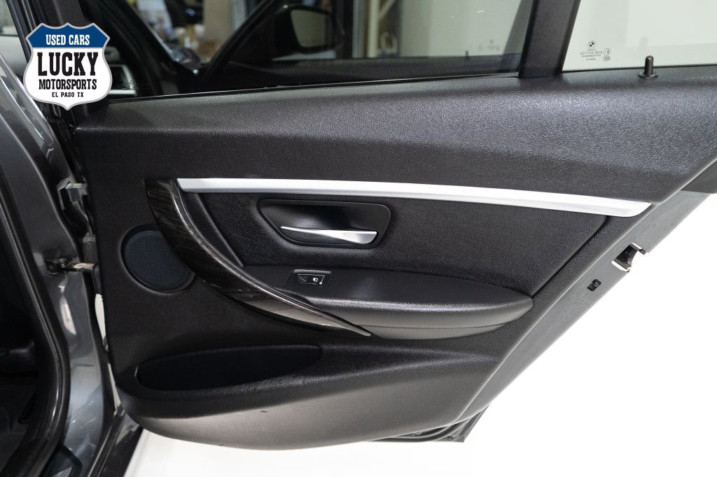 2016 BMW 3 Series Image 21