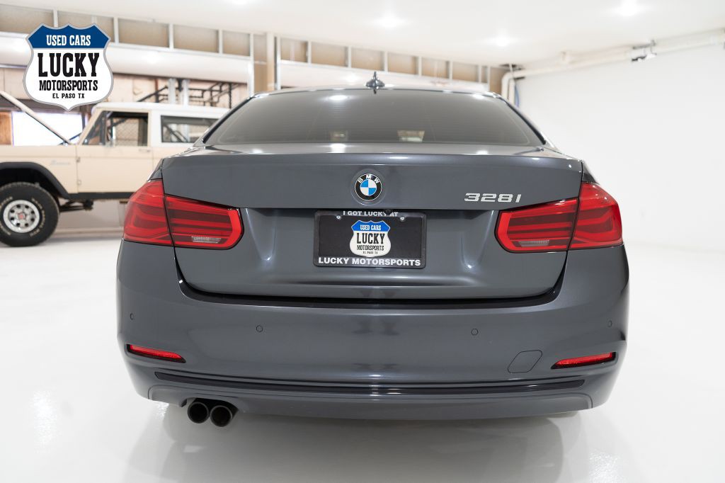 2016 BMW 3 Series Image 36