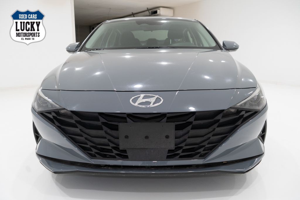 2021 Hyundai Elantra Image 3