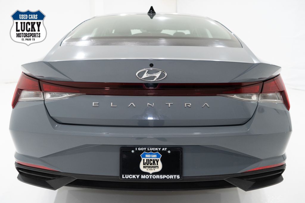 2021 Hyundai Elantra Image 7