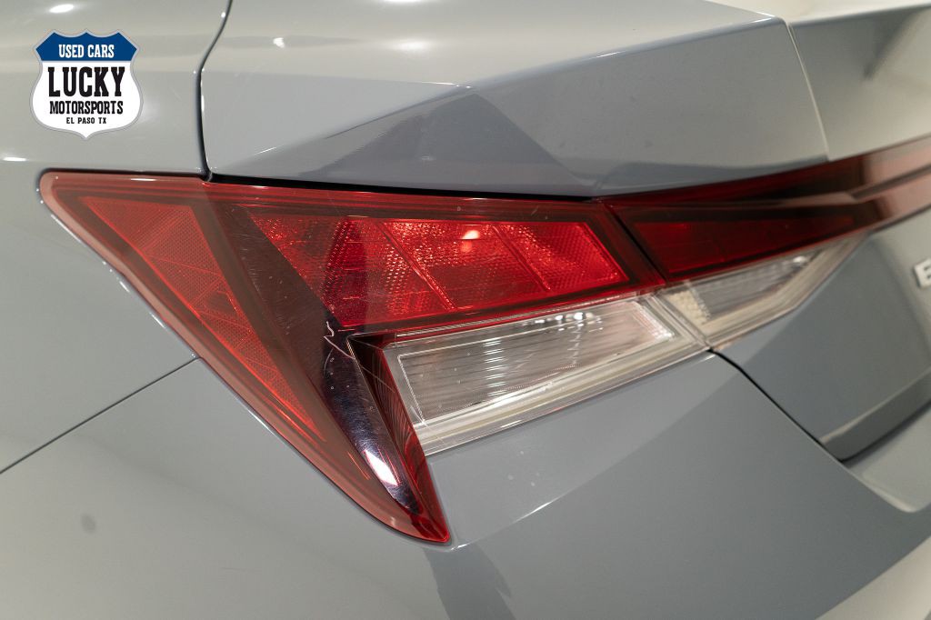 2021 Hyundai Elantra Image 11