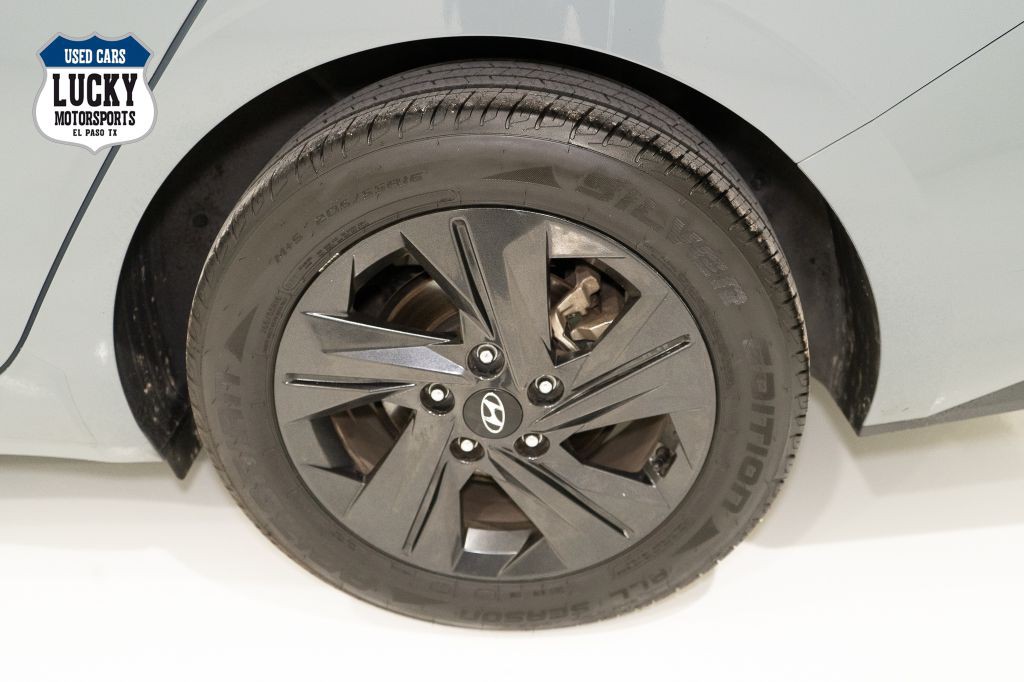 2021 Hyundai Elantra Image 12