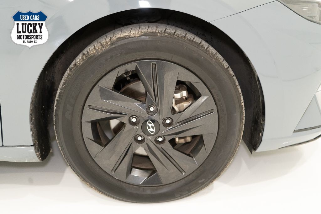 2021 Hyundai Elantra Image 17