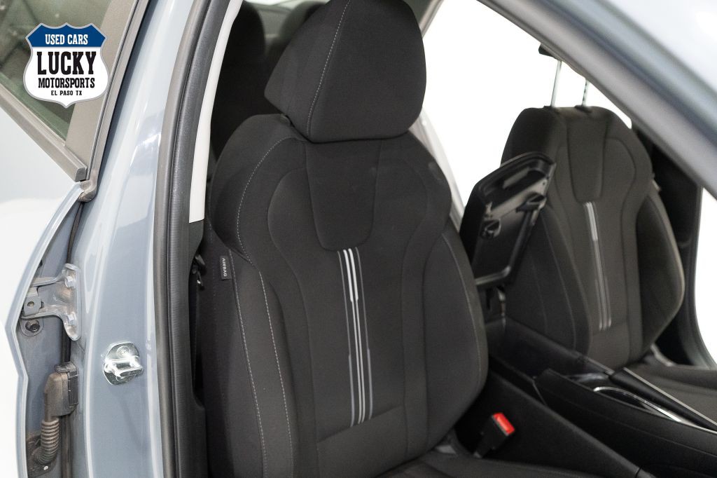 2021 Hyundai Elantra Image 21