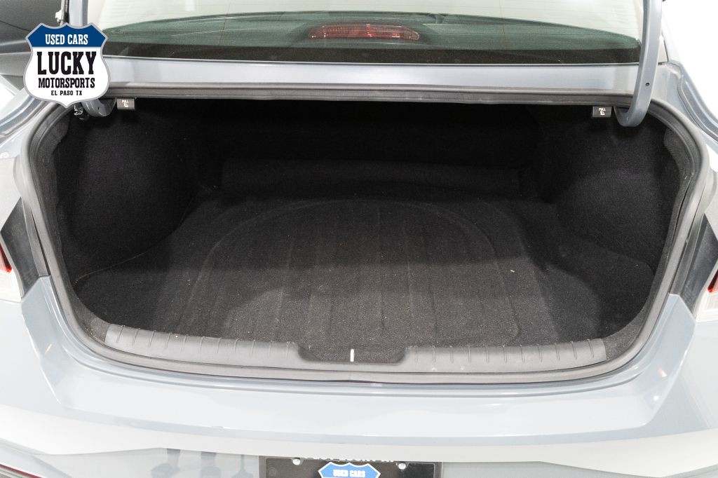 2021 Hyundai Elantra Image 26