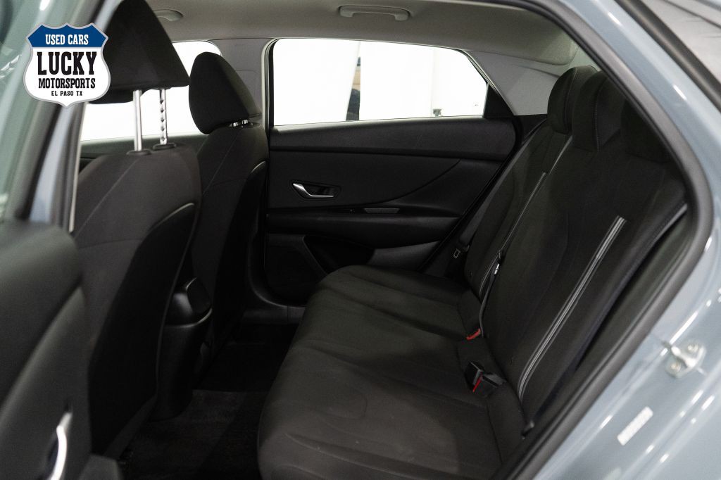 2021 Hyundai Elantra Image 27