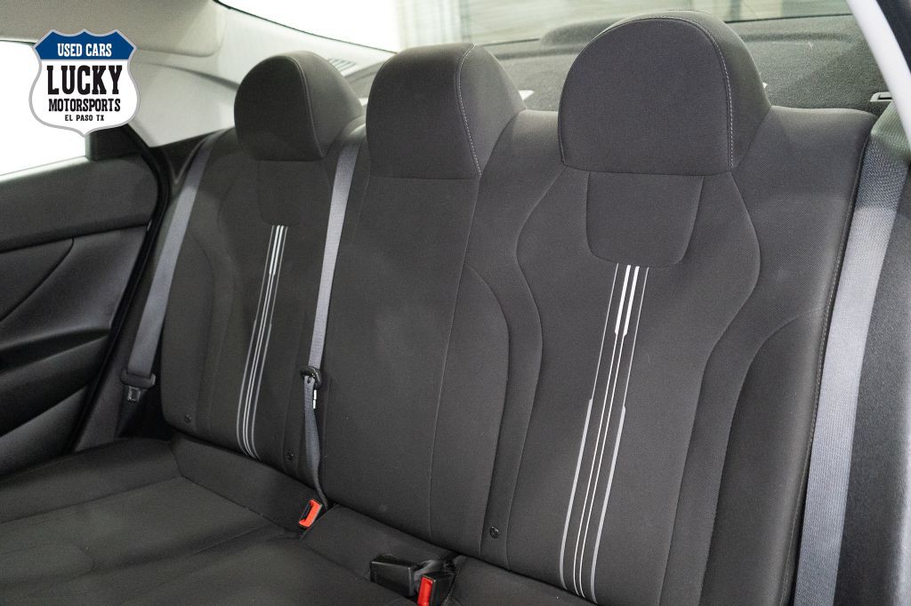 2021 Hyundai Elantra Image 36