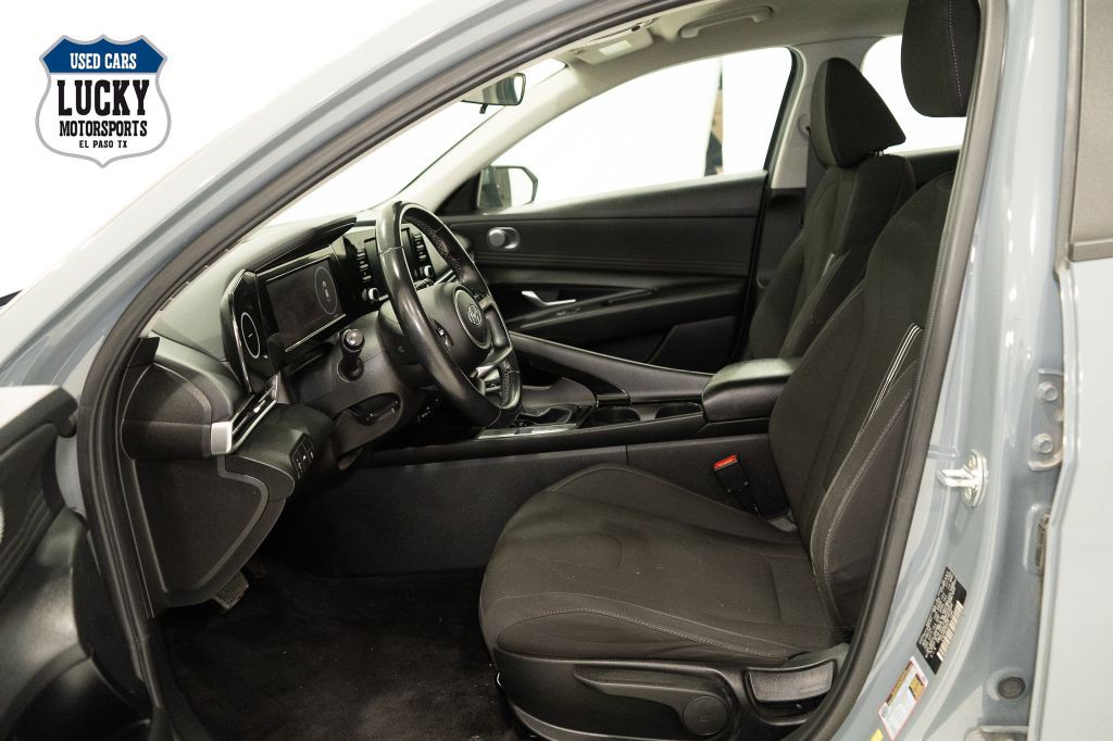 2021 Hyundai Elantra Image 40