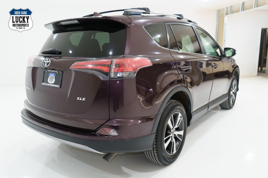 2017 Toyota Rav4 Image 8